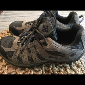 Columbia hiking shoe size 10.5, fits like a 10